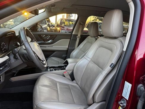 Used 2022 Lincoln Corsair FWD w/ Premium Package image 9