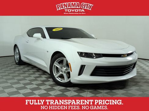 Used 2018 Chevrolet Camaro LT RWD image 1