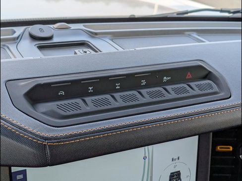 Used 2024 Ford Bronco Badlands image 19