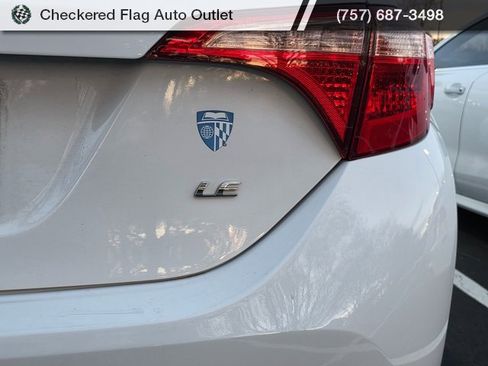 Used 2019 Toyota Corolla LE image 8