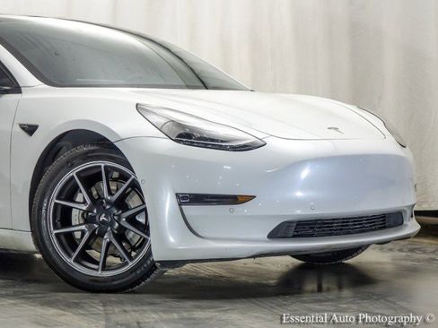 Used 2021 Tesla Model 3 Standard Range Plus image 2