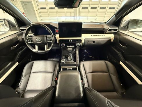 Used 2024 Toyota Tacoma TRD Off-Road image 24