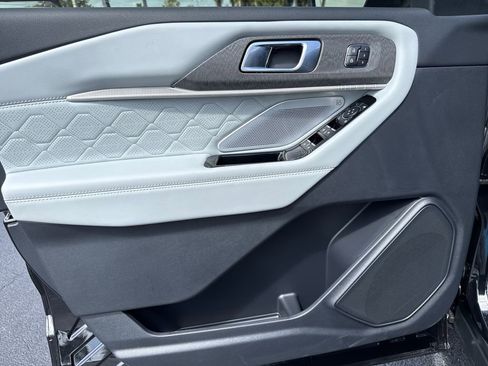 New 2026 Ford Explorer Platinum w/ LUX Leather Package image 17