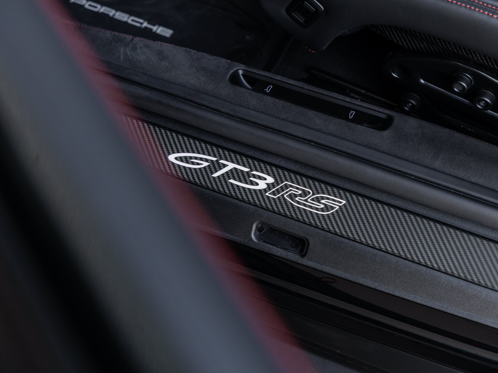 Certified 2025 Porsche 911 GT3 RS RWD image 38