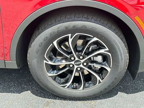 New 2025 Lincoln Nautilus Premier w/ Equipment Group 102A image 12