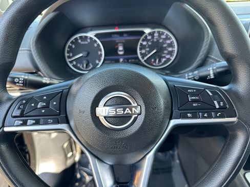 Used 2025 Nissan Sentra SV FWD image 22