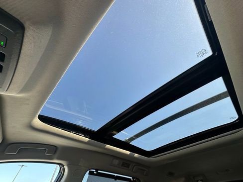 Used 2022 Nissan Pathfinder SL w/ SL Premium Package image 25