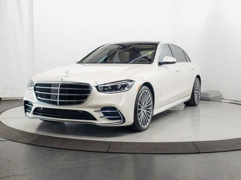 Certified 2022 Mercedes-Benz S 500 4MATIC image 3