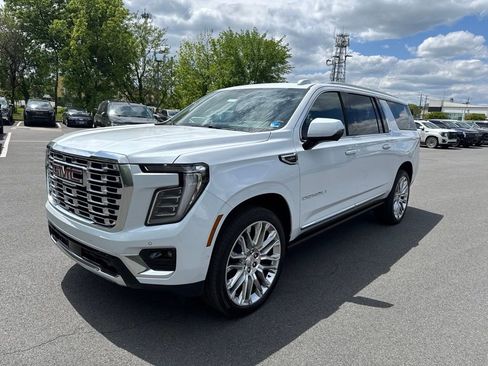New 2026 GMC Yukon XL Denali w/ Denali Reserve Package AWD/4WD image 3
