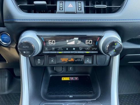 Used 2022 Toyota RAV4 XSE AWD/4WD image 25