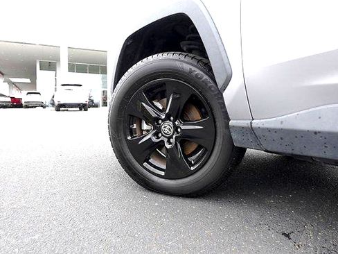 Certified 2021 Toyota RAV4 XLE w/ Convenience Package AWD/4WD image 8