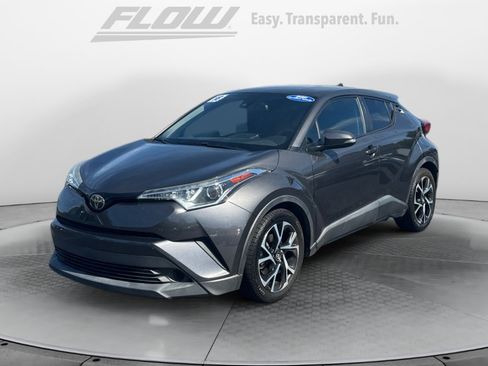 Used 2018 Toyota C-HR XLE FWD image 4