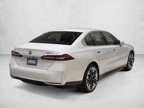 Certified 2024 BMW i5 eDrive40i w/ M Sport Package image 5