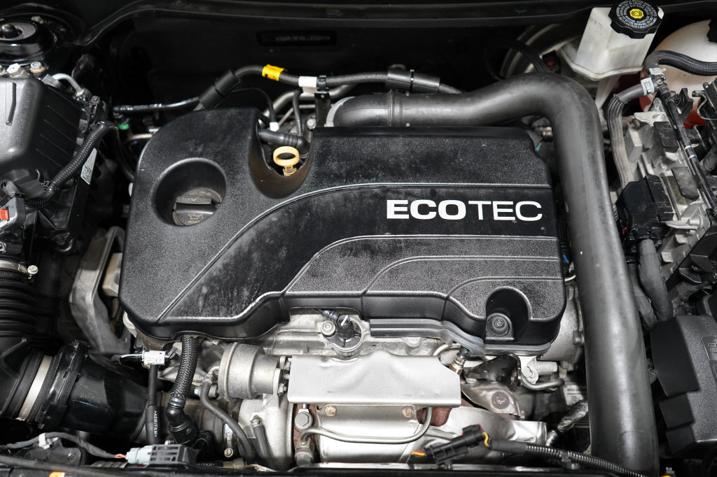 Used 2020 GMC Terrain SLE FWD image 34
