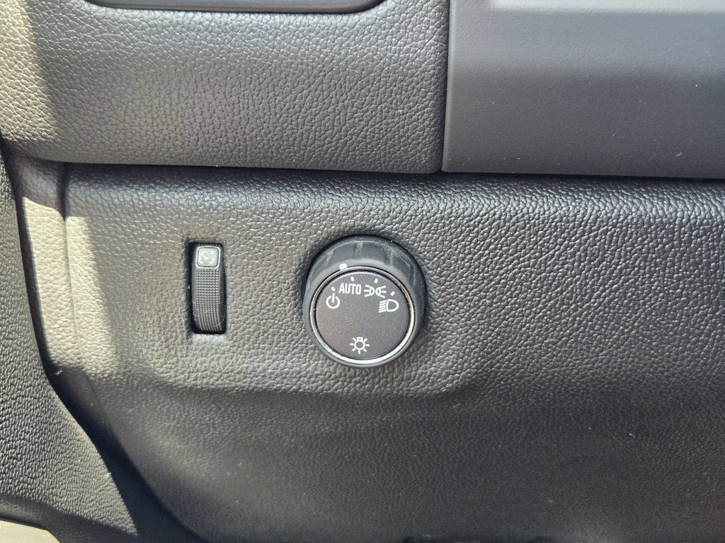 Used 2022 Chevrolet Colorado LT w/ Fleet Safety Package RWD image 23