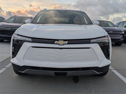 New 2025 Chevrolet Blazer EV LT w/ Super Cruise Package image 2