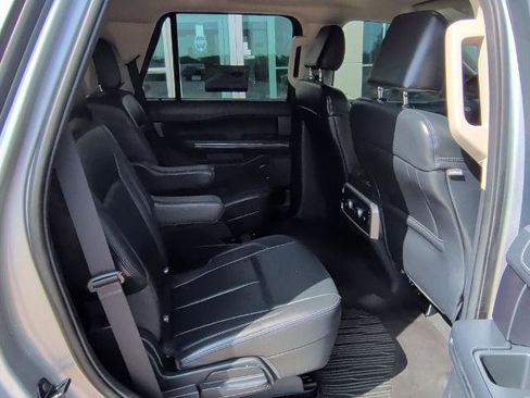 Certified 2024 Ford Expedition XLT RWD image 19