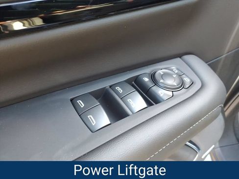 New 2026 Chevrolet Suburban LT w/ Comfort Package AWD/4WD image 19