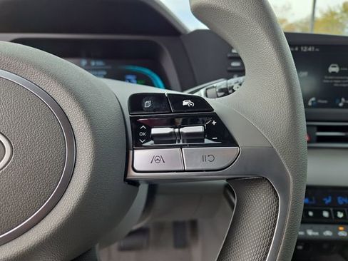 New 2026 Hyundai Elantra Hybrid FWD image 18