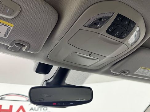Used 2022 Chrysler Pacifica Touring-L w/ Uconnect Theater Family Group FWD image 23