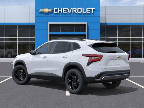 New 2026 Chevrolet Trax LT w/ Driver Confidence Package FWD image 3