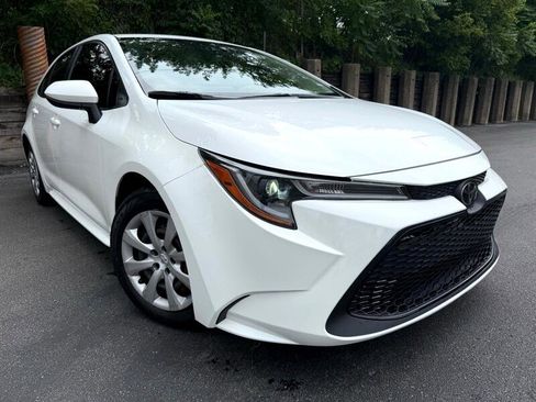 Used 2020 Toyota Corolla LE image 4