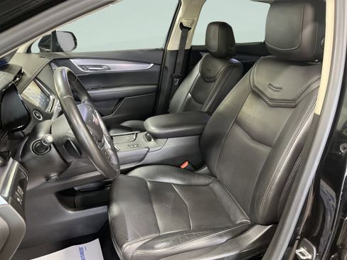 Used 2019 Cadillac XT5 Luxury w/ LPO, Radiant Package AWD/4WD image 12