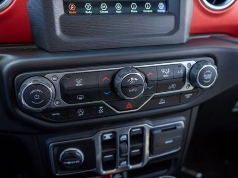 Used 2020 Jeep Gladiator Rubicon AWD/4WD image 26