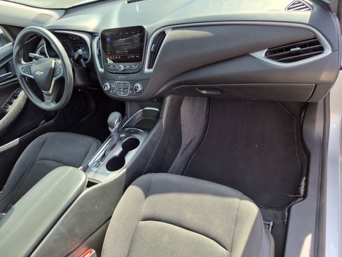 Used 2022 Chevrolet Malibu LT FWD image 31