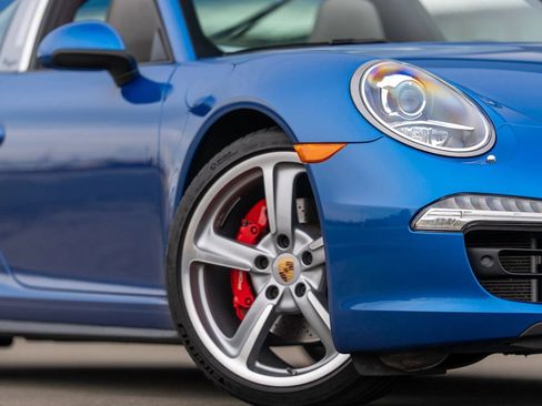 Used 2015 Porsche 911 Targa 4S image 5