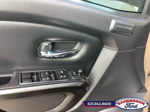 Used 2021 Nissan Titan PRO-4X w/ Pro-4x Convenience Package AWD/4WD image 10