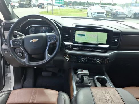 Used 2023 Chevrolet Silverado 1500 High Country w/ High Country Premium Package AWD/4WD image 23