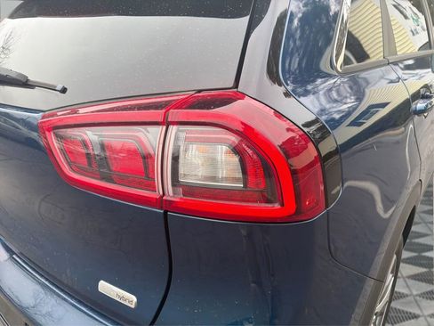 Used 2019 Kia Niro LX image 34