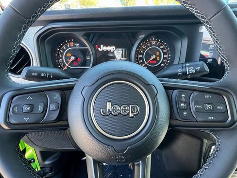 New 2025 Jeep Gladiator Sport AWD/4WD image 16