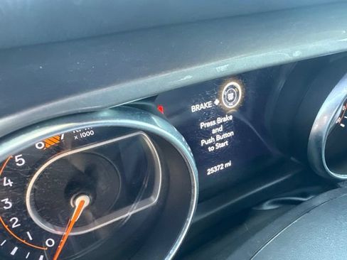 Used 2022 Jeep Wrangler Unlimited Sahara w/ Cold Weather Group AWD/4WD image 11