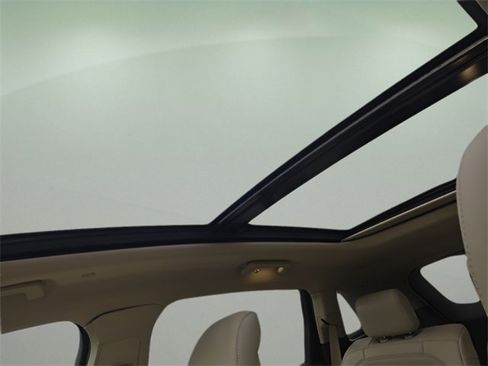 Used 2019 Lincoln Nautilus Reserve image 23