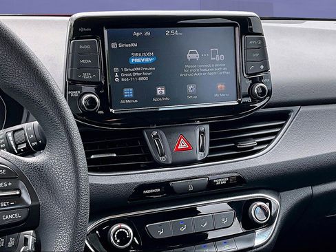 Used 2018 Hyundai Elantra GT FWD image 9