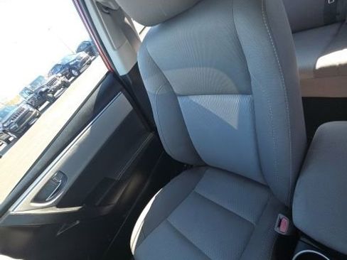 Used 2016 Toyota Corolla LE image 26