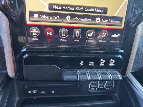 Used 2019 RAM 1500 Laramie image 31