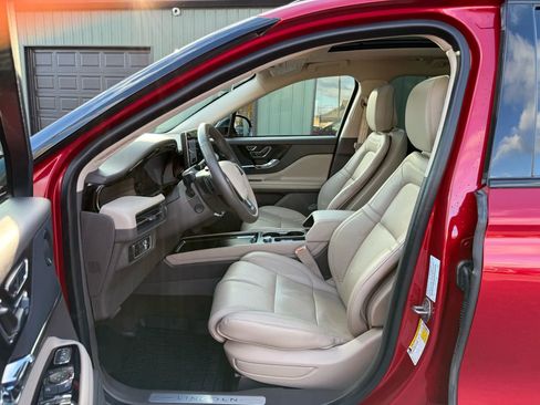 Used 2024 Lincoln Corsair Reserve w/ Equipment Group 202A image 2