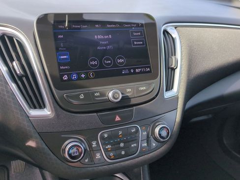 Used 2019 Chevrolet Malibu LT image 16