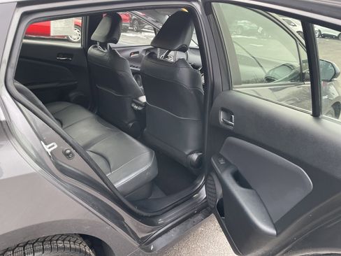 Used 2019 Toyota Prius XLE image 15