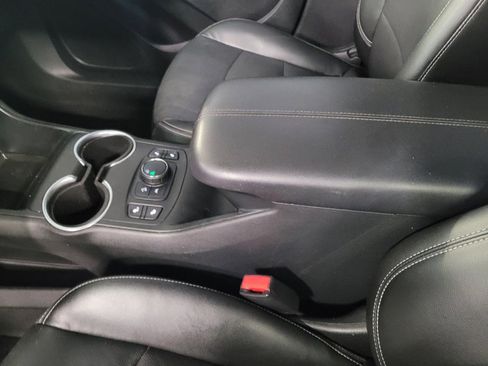 Used 2022 GMC Terrain SLT FWD image 26