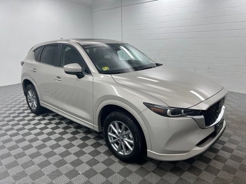 Used 2025 MAZDA CX-5 AWD 2.5 S w/ Preferred Package image 4