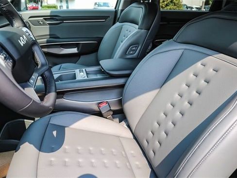 New 2026 Kia EV9 Wind image 15