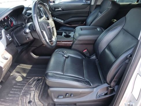 Used 2019 GMC Yukon XL SLT w/ Open Road Package RWD image 4