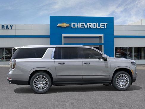 New 2025 Chevrolet Suburban High Country image 42