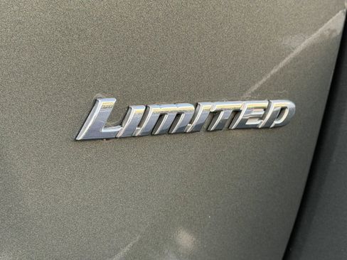 Used 2009 Toyota Highlander Limited AWD/4WD image 32