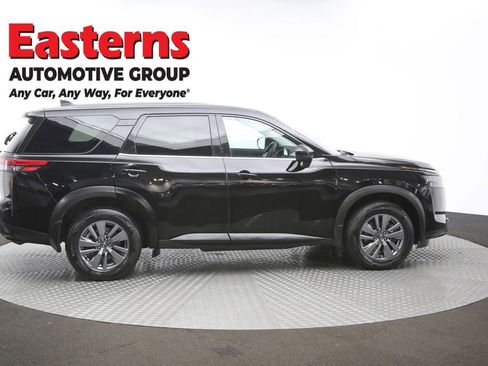 Used 2024 Nissan Pathfinder S image 44