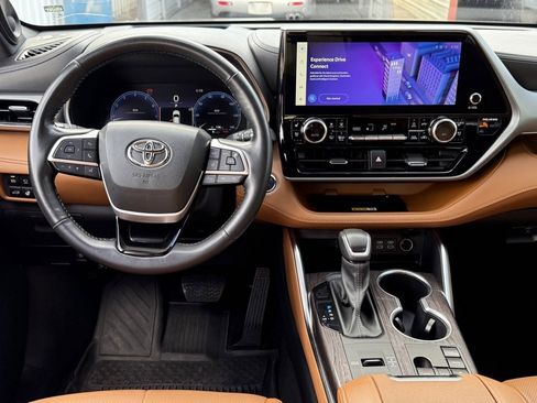 Used 2023 Toyota Highlander Platinum image 33